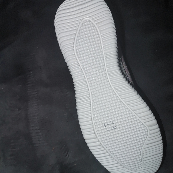 Shoes - Picture 4 of 6